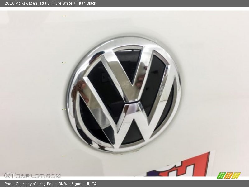 Pure White / Titan Black 2016 Volkswagen Jetta S