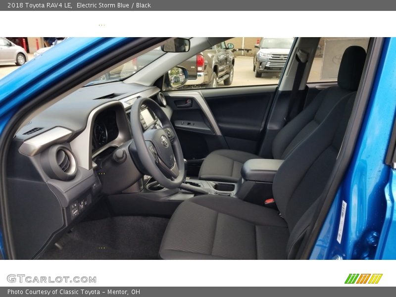 Electric Storm Blue / Black 2018 Toyota RAV4 LE