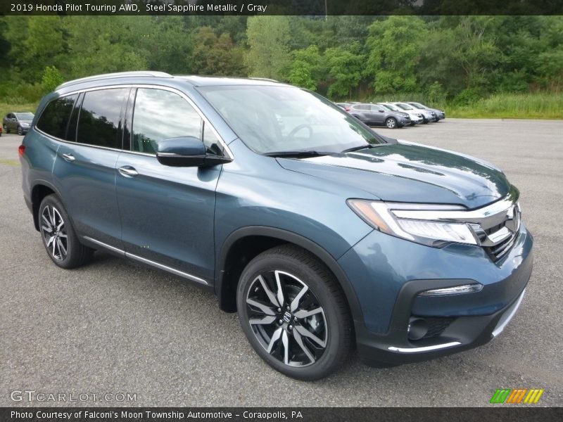 Front 3/4 View of 2019 Pilot Touring AWD