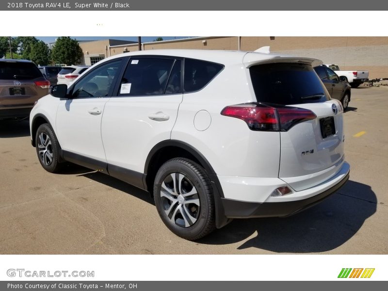 Super White / Black 2018 Toyota RAV4 LE