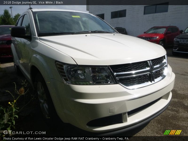 Vice White / Black 2018 Dodge Journey SE