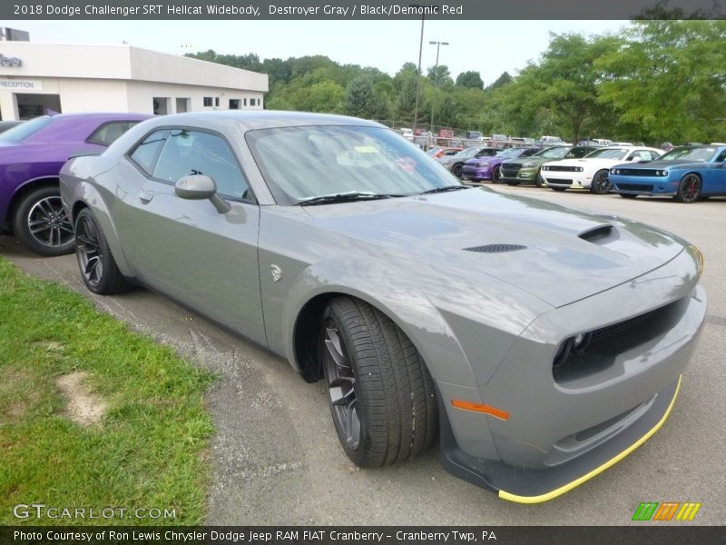 Front 3/4 View of 2018 Challenger SRT Hellcat Widebody