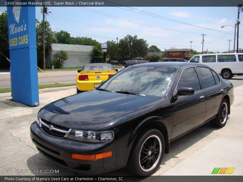 Super Black / Charcoal Black 1999 Nissan Maxima GXE