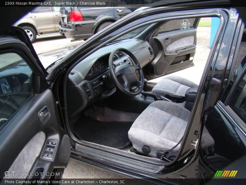 Super Black / Charcoal Black 1999 Nissan Maxima GXE