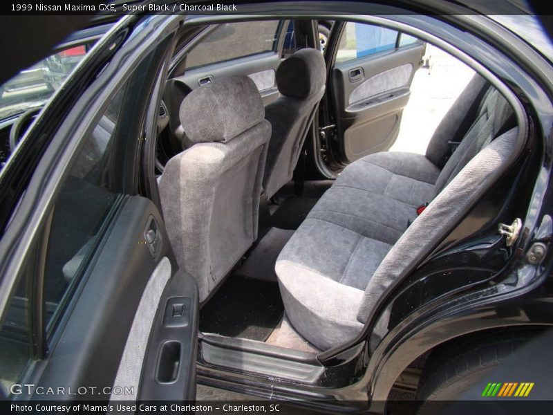 Super Black / Charcoal Black 1999 Nissan Maxima GXE