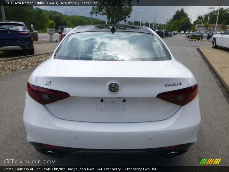 Alfa White / Black/Tan 2018 Alfa Romeo Giulia Ti AWD