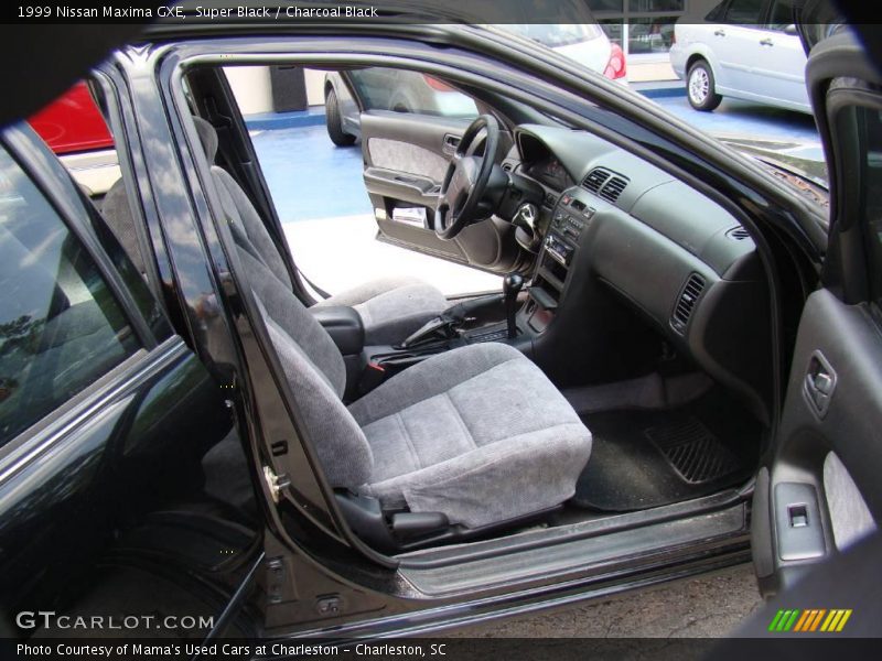 Super Black / Charcoal Black 1999 Nissan Maxima GXE