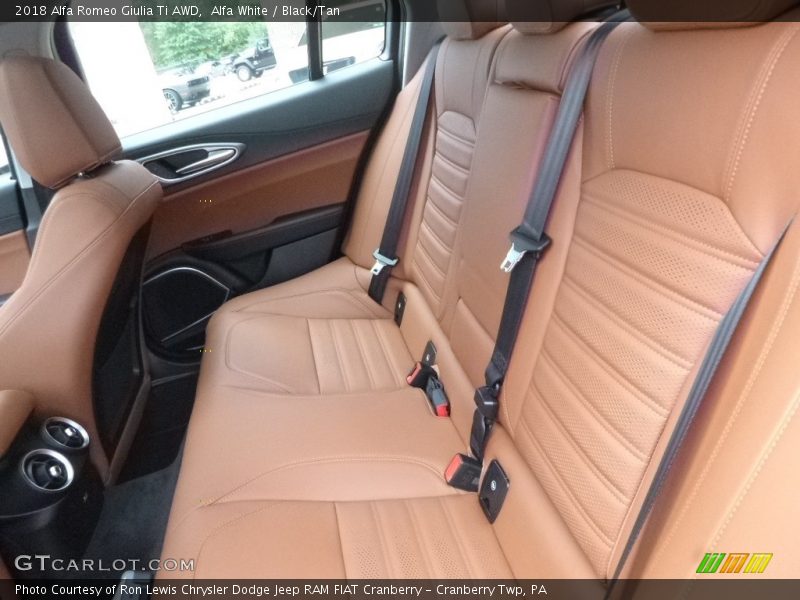 Alfa White / Black/Tan 2018 Alfa Romeo Giulia Ti AWD