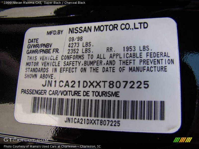 Super Black / Charcoal Black 1999 Nissan Maxima GXE