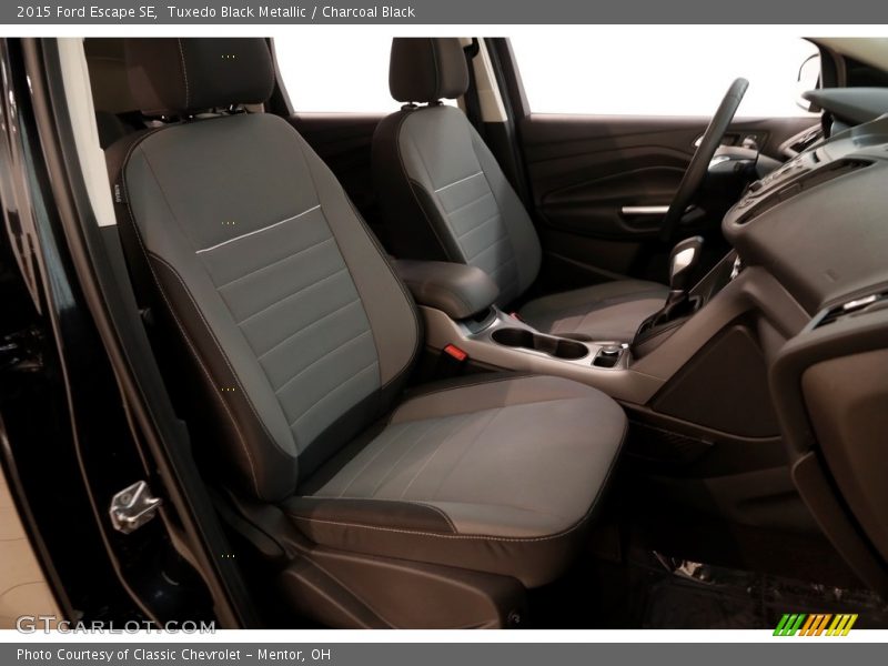 Tuxedo Black Metallic / Charcoal Black 2015 Ford Escape SE