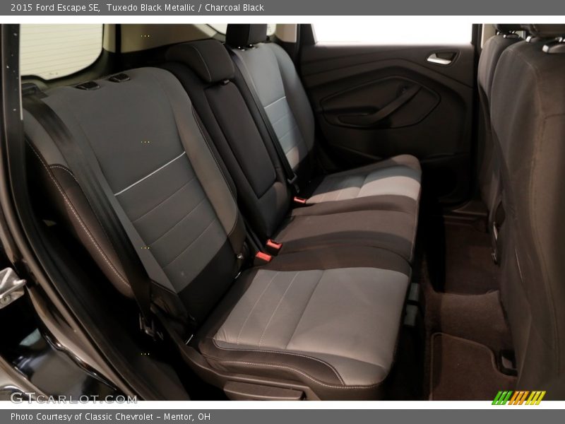 Tuxedo Black Metallic / Charcoal Black 2015 Ford Escape SE