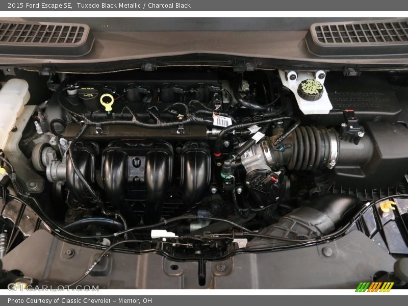 Tuxedo Black Metallic / Charcoal Black 2015 Ford Escape SE