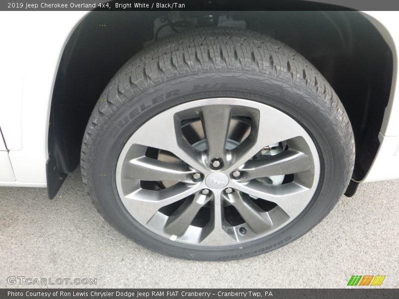 Bright White / Black/Tan 2019 Jeep Cherokee Overland 4x4