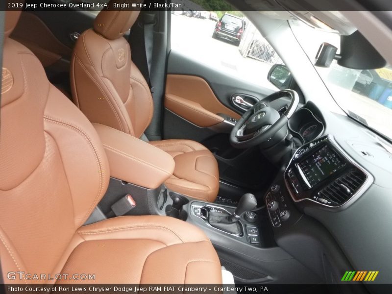 Front Seat of 2019 Cherokee Overland 4x4