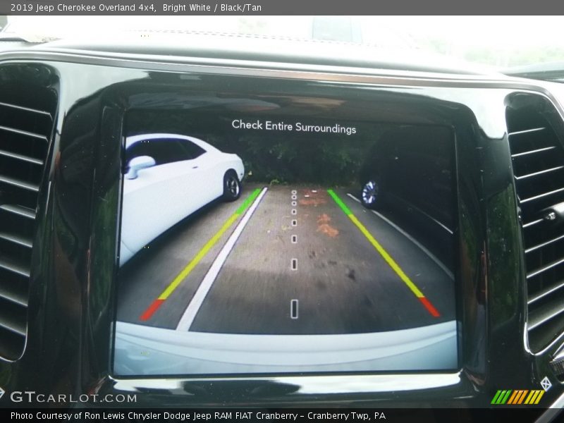Bright White / Black/Tan 2019 Jeep Cherokee Overland 4x4