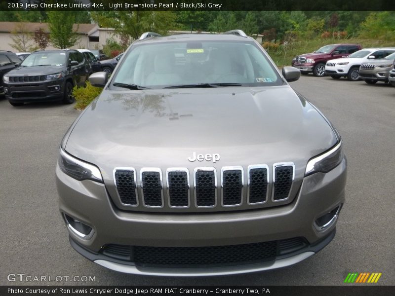 Light Brownstone Pearl / Black/Ski Grey 2019 Jeep Cherokee Limited 4x4