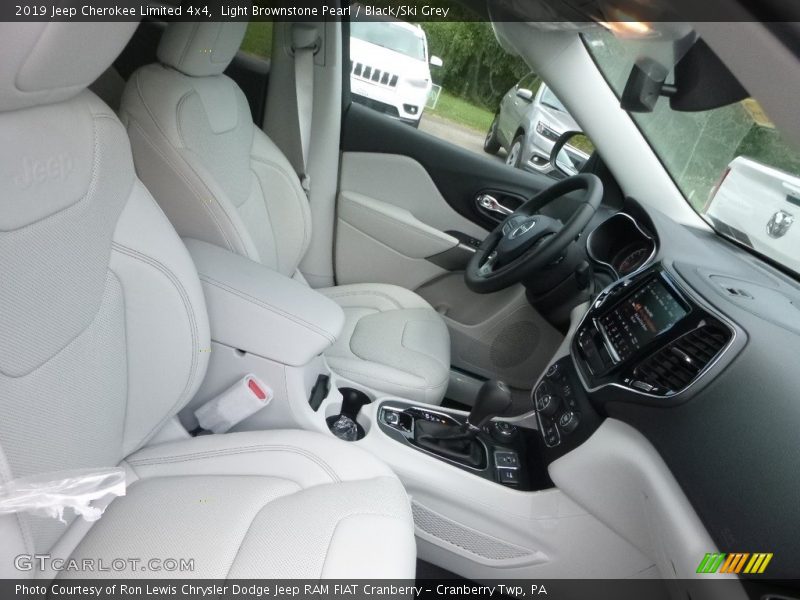 Light Brownstone Pearl / Black/Ski Grey 2019 Jeep Cherokee Limited 4x4