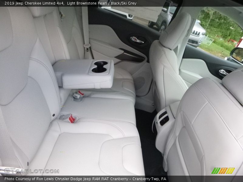 Light Brownstone Pearl / Black/Ski Grey 2019 Jeep Cherokee Limited 4x4
