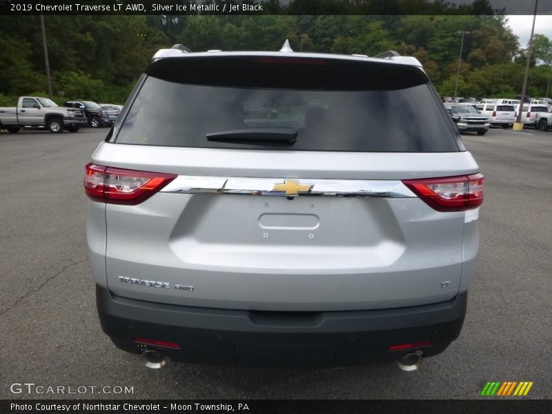 Silver Ice Metallic / Jet Black 2019 Chevrolet Traverse LT AWD