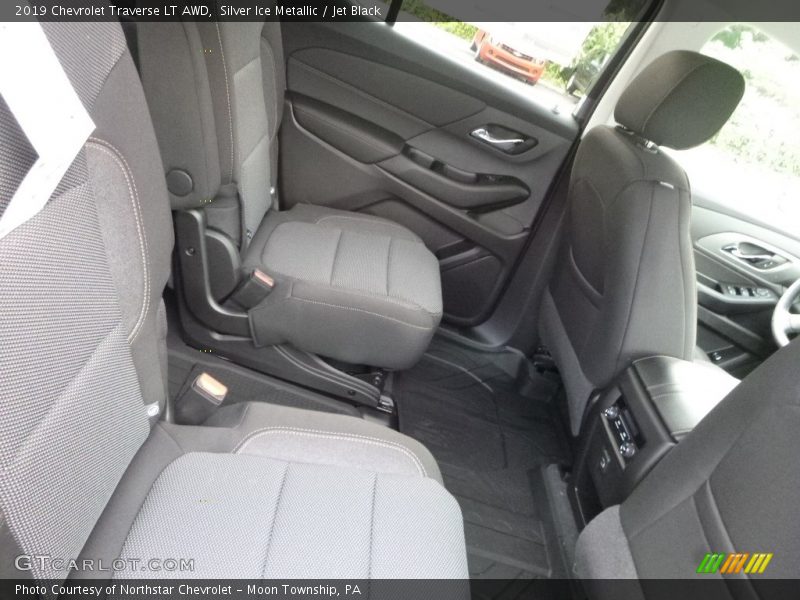 Silver Ice Metallic / Jet Black 2019 Chevrolet Traverse LT AWD
