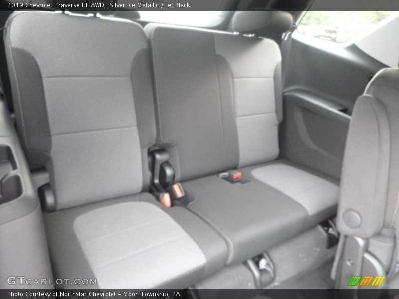 Silver Ice Metallic / Jet Black 2019 Chevrolet Traverse LT AWD