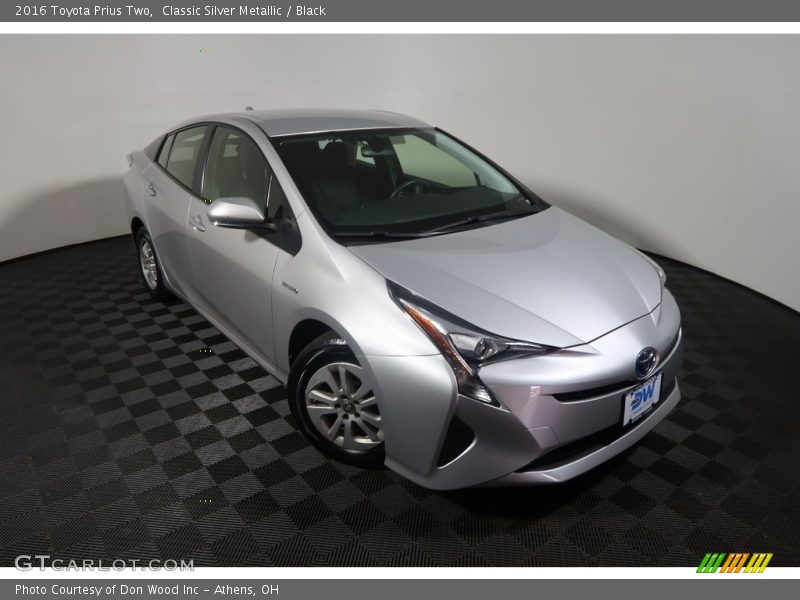 Classic Silver Metallic / Black 2016 Toyota Prius Two