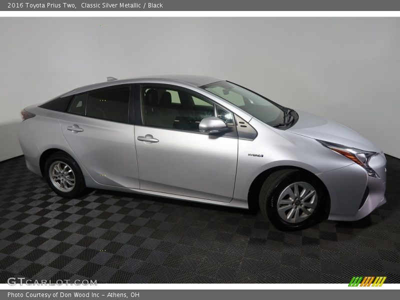 Classic Silver Metallic / Black 2016 Toyota Prius Two
