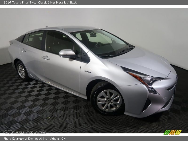 Classic Silver Metallic / Black 2016 Toyota Prius Two