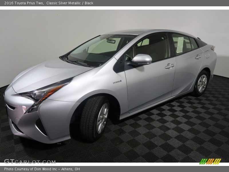 Classic Silver Metallic / Black 2016 Toyota Prius Two