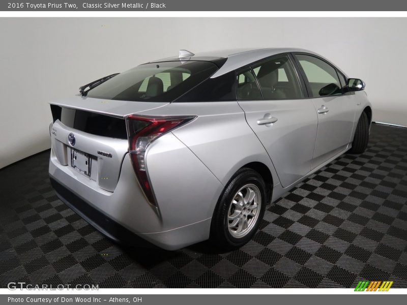 Classic Silver Metallic / Black 2016 Toyota Prius Two