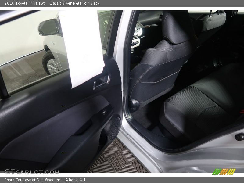 Classic Silver Metallic / Black 2016 Toyota Prius Two