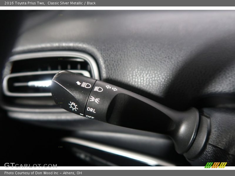 Classic Silver Metallic / Black 2016 Toyota Prius Two