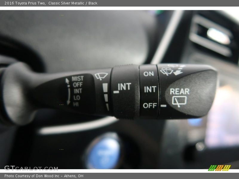 Classic Silver Metallic / Black 2016 Toyota Prius Two