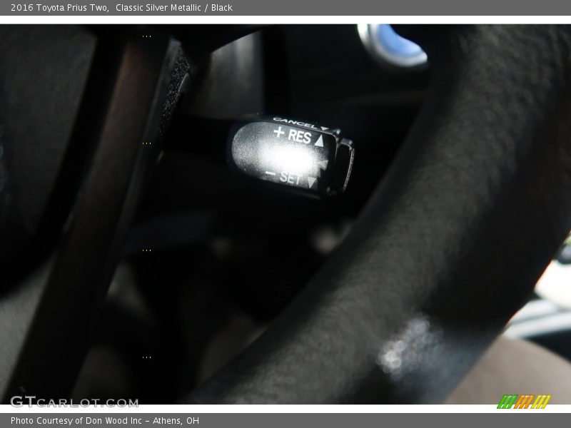 Classic Silver Metallic / Black 2016 Toyota Prius Two
