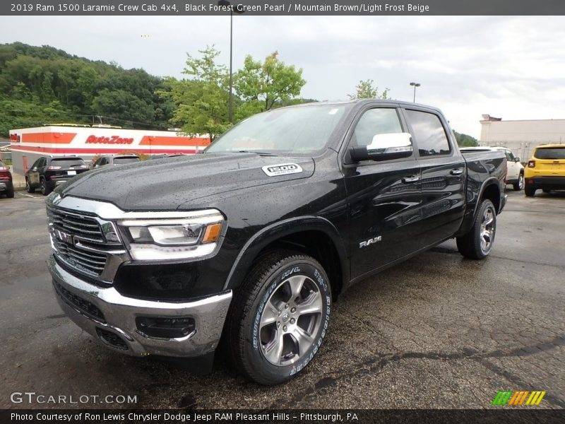 Front 3/4 View of 2019 1500 Laramie Crew Cab 4x4