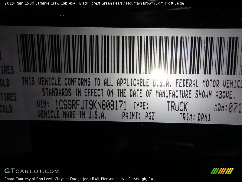 Black Forest Green Pearl / Mountain Brown/Light Frost Beige 2019 Ram 1500 Laramie Crew Cab 4x4