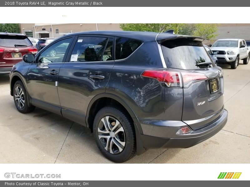 Magnetic Gray Metallic / Black 2018 Toyota RAV4 LE