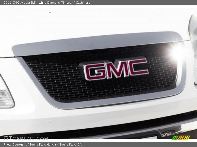 White Diamond Tintcoat / Cashmere 2011 GMC Acadia SLT