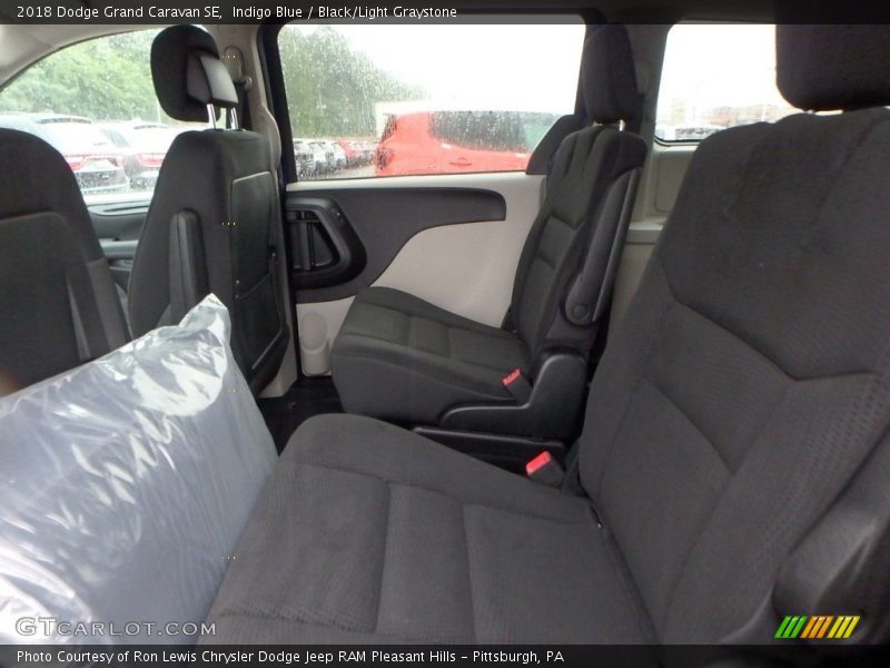 Indigo Blue / Black/Light Graystone 2018 Dodge Grand Caravan SE