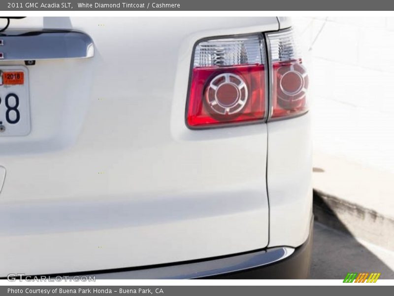 White Diamond Tintcoat / Cashmere 2011 GMC Acadia SLT