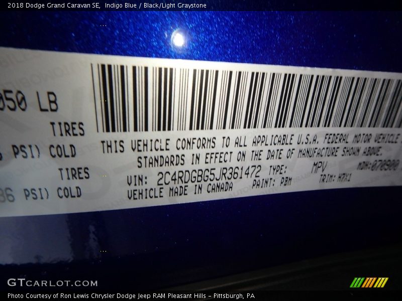 Indigo Blue / Black/Light Graystone 2018 Dodge Grand Caravan SE