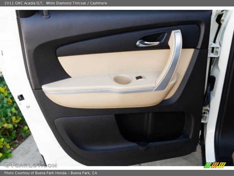 White Diamond Tintcoat / Cashmere 2011 GMC Acadia SLT