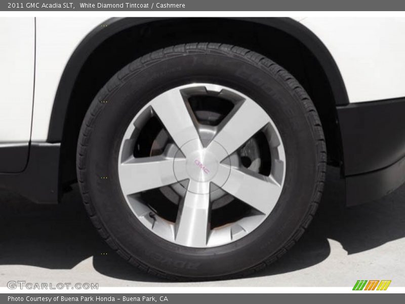 White Diamond Tintcoat / Cashmere 2011 GMC Acadia SLT