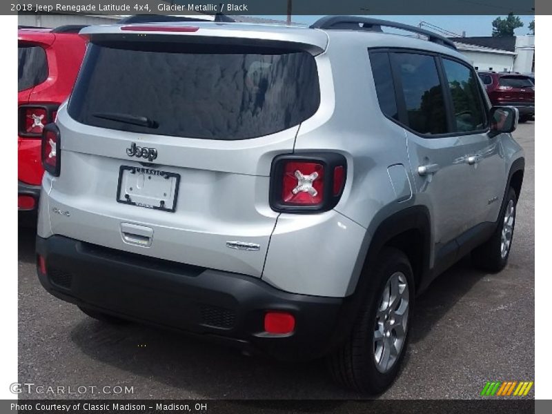 Glacier Metallic / Black 2018 Jeep Renegade Latitude 4x4