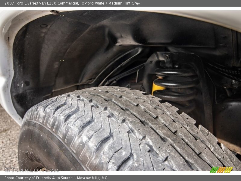 Oxford White / Medium Flint Grey 2007 Ford E Series Van E250 Commercial