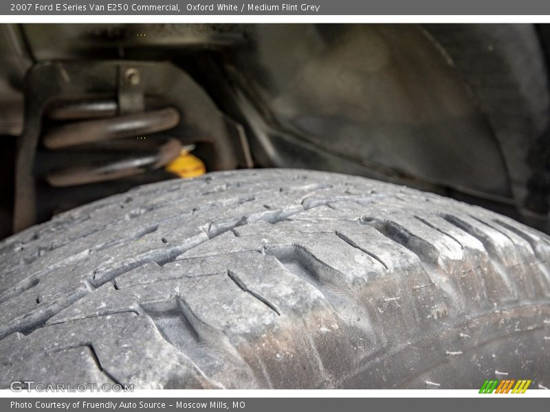 Oxford White / Medium Flint Grey 2007 Ford E Series Van E250 Commercial