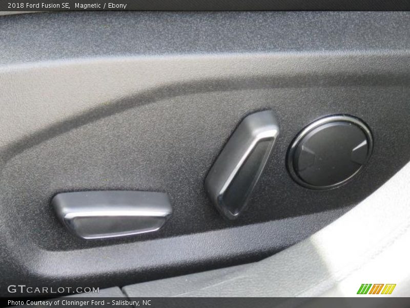 Magnetic / Ebony 2018 Ford Fusion SE