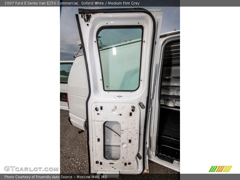 Oxford White / Medium Flint Grey 2007 Ford E Series Van E250 Commercial