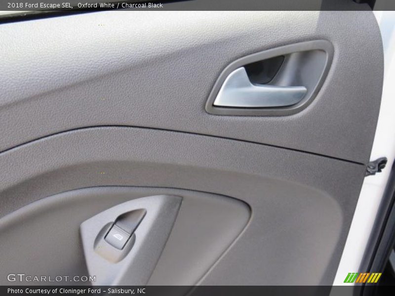 Oxford White / Charcoal Black 2018 Ford Escape SEL