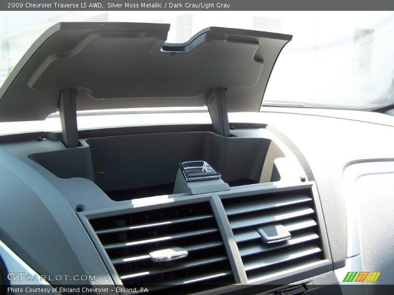 Silver Moss Metallic / Dark Gray/Light Gray 2009 Chevrolet Traverse LS AWD